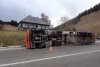 Un TIR încărcat cu struguri s-a răsturnat zona Pasului Mestecăniș, Suceava. O persoană rănită | Traficul se desfășoară pe un singur sens 866710
