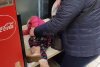 O fetiță care s-a înecat cu mâncare într-un supermarket a fost salvată de un medic aflat la cumpărături, în Suceava 868862