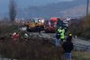 Accident grav pe DN7, în județul Arad. O tânără a murit şi o alta a fost grav rănită după ce un buldoexcavator a căzut de pe trailer direct pe mașina în care se aflau 871300