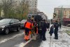 Gestul înduioșător făcut de jandarmi pentru o femeie căzută pe stradă, lângă șinele de tramvai, în Arad 871752