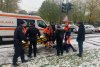 Gestul înduioșător făcut de jandarmi pentru o femeie căzută pe stradă, lângă șinele de tramvai, în Arad 871755