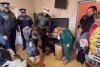 Poliţiştii au oferit daruri de Moş Nicolae unor copilaşi sărmani, orfani de mamă, din Maramureş: "Dar din dar se face Rai" 873250