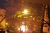 Incendiu uriaş în Timişoara. Şase maşini au luat foc în parcarea unui bloc 873815
