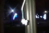 Un bărbat a furat ghirlanda de pe un stâlp de iluminat public din Drobeta-Turnu Severin, ca să-şi împodobească bradul de acasă 874614