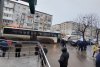 Şoferul unui autobuz de călători a murit la volan, în Bârlad. Autovehiculul a fost oprit de pasagerii panicați 875025
