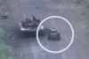 "Terminatorul" trimis de ucraineni pe front: trage cu mitraliera în inamic, se deplasează pe roți și este controlat de la distanță 881306
