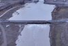 Un oraș a fost rupt în două după ce viitura a avariat grav un pod, în județul Suceava. În carosabil au apărut gropi uriașe 886542