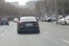 Copil ieșit pe geamul unei mașini aflate în mers, în București. Șoferul a fost sancționat 889605