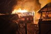 Incendiu devastator într-o gospodărie din Suceava. Proprietarilor li s-a făcut rău când au văzut dezastrul  896103