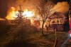 Incendiu devastator într-o gospodărie din Suceava. Proprietarilor li s-a făcut rău când au văzut dezastrul  896106