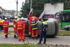  Accident spectaculos în Suceava! O şoferiţă s-a răsturnat cu maşina, după ce a forţat culoarea roşie la semafor 896901