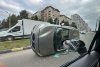  Accident spectaculos în Suceava! O şoferiţă s-a răsturnat cu maşina, după ce a forţat culoarea roşie la semafor 896906