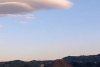 Fenomen inedit, pe cerul României. Nori ”OZN”, surprinși deasupra unui oraș din Argeș 897389