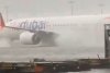 O furtună puternică a făcut prăpăd în Dubai. Pista aeroportului s-a transformat într-un lac | Zeci de zboruri au fost anulate 897816