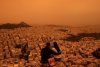  Imagini spectaculoase cu ceața portocalie care a înghițit Atena după furtuna de praf din Sahara 898992