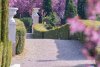 Povestea italianului care a scos prunii şi a pus flori, pe Valea Mureşului. Imagini spectaculoase cu grădinile aristocratice "I Giardini di Zoe" 899578