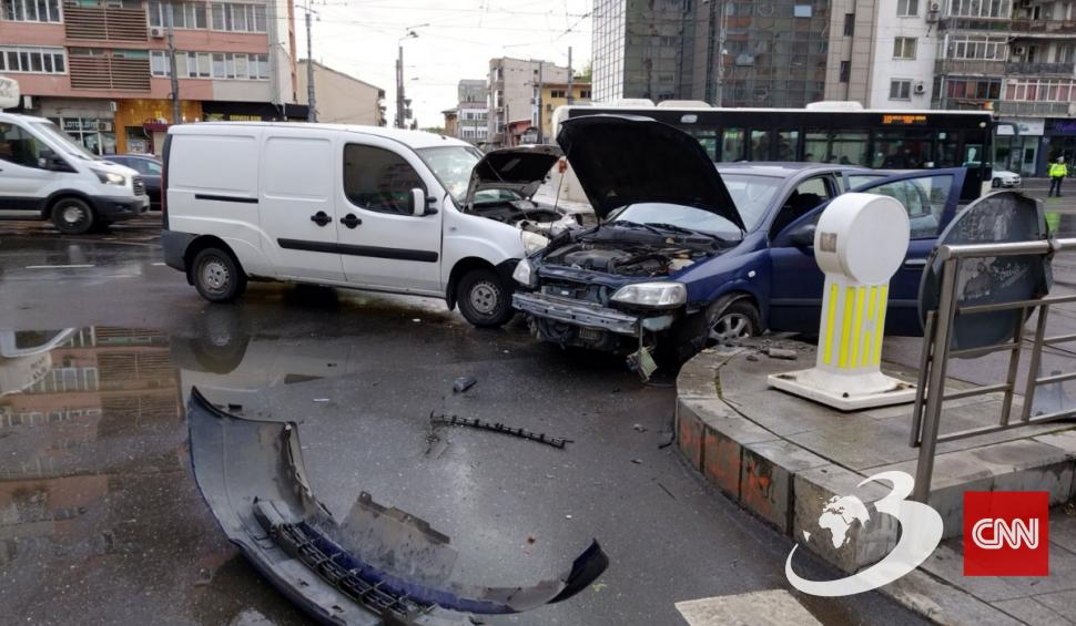 Accident grav pe Şos. Ştefan cel Mare din București: Tramvaiele, blocate pe ambele sensuri